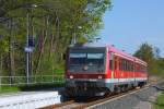 RE 6 auf der Fahrt zum Hp Ueckermünde Stadthafen, hier am Hp Ueckermünde mit unzähligen Insektenleichen an der Front des Triebwagens.