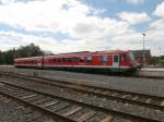 628 670 steht im Bahnhof Bedburg (Erft) und fährt gleich weiter über Horrem nach Köln Messe/Deutz.