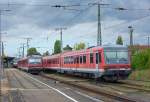 Mehrere abgestellte Triebwagen der BR 628/928 auf dem Bahnhof Neubrandenburg.