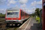 Einer der letzten seiner Art in NRW: 628 515 auf dem  Entenfänger  (RB 37) bei Duisburg-Bissingheim, 25.8.15.