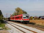 Der 628 593 als RB nach Mühldorf am 20.10.2013 bei der Durchfahrt in Weidenbach.