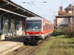 928 206 im Doppelpack steht in Bad Kleinen am Bahnsteig 3 zur Abfahrt nach Kiel bereit.