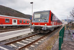 628 496 als RB 23612 (Seckach - Miltenberg), am 23.3.2016 bei der Abfahrt in Amorbach.