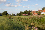 Gerade noch im richtigen Licht konnte 628 565-4 auf dem  Filzenexpress  am 29.07.16 in Oberndorf fotografiert werden.