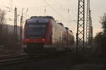 Dieses LINT27-Doppel bestehend aus 640 012 und 640 015 ist hier am 19.12.2020 als RE25 Koblenz Hbf in Dutenhofen von Hinten zu sehen.