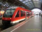 640 027 und ein weiterer Triebwagen stehen am 24.08.07 im Hbf Leipzig.