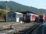 Der Bahnhof Rottenbach am 13.10.2008:  Von rechts:  BR 641 019-5 (Walfisch) wartet auf die Abfahrt nach Katzhtte.