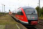 Nachschuss auf 642 170 (Siemens Desiro Classic) der Elbe-Saale-Bahn (DB Regio Südost) als RB 26476 (RB41) von Aschersleben nach Magdeburg Hbf, der den Bahnhof Schönebeck(Elbe) auf Gleis 4 verlässt. [7.10.2017 | 10:32 Uhr]