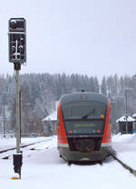 Abfahrbereit in Johanngeorgenstadt, 642 738 der Erzgebirgsbahn , nach Zwickau.