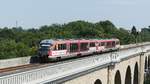 Von der Friedenshöhe aus kann man sehr schön den Neißeviadukt zwischen Görlitz und Zgorcelec beobachten. Hier passiert gerade eine Doppeltraktion 642 als RE nach Dresden diesen Viadukt. Aufgenommen am 22.7.2018 14:33