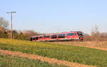 Von 642 222 angeführte Desiro-Doppeltraktion als RE 23408 Crailsheim-Öhringen am 24.03.2020 an der ehemaligen Blockstelle Kahlberg zwischen Neuenstein und Öhringen.