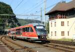 Wegen des Bahnstreiks pendelte am 6.9.2021 der Nahverkehr der DB in Form des Desiro 642532 nur zwischen Schöna und dem tschechischen Decin. Hier passiert der VT gerade bei der Einfahrt in Decin um 15.46 Uhr das dortige nördliche Stellwerk.