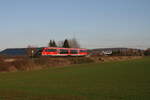 Am 10.1.2021 habe ich auch noch diesen Siemens Desiro Classic (BR 642) als RB34 nach Bad Vilbel fahrend quasi  übers Feld  zwischen den Haltestellen Schöneck-Oberdorfelden und Niederdorfelden am BÜ kurz vor der Haltestelle in Niederdorfelden erwischt.