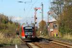 642 042/542 passiert am 6.11.2009 das Wrterstellwerk W1 in Borna.