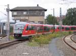 Wegen des Festes 115 Jahre Müglitztalbahn verkehrt an diesem Wochenende auf der Strecke Heidenau - Altenberg (RB 72) das DESIRO-Doppel 642 659 / 642 638 - hier als RB 27628 bei Einfahrt in Heidenau, 17.09.2005
