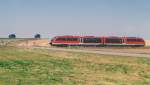 642 114 am 13.9.02 am „technisch nicht gesicherten“ Bahnbergang der Ortsverbindungsstrae Hartershofen - Schweinsdorf.