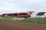 642 116 f�hrt am 22.5.13 �ber den Bahn�bergang n�rdlich von St.Veit nach Gunzenhausen.