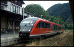 DB Triebwagen 642221 am 18.6.2005 im Bahnhof Thale im Harz.