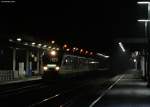 VT 19 und ein weiterer Triebwagen der Vogtlandbahn mit VBG 74271 von Marktredwitz nach Regensburg Hbf, 20.12.2013