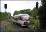 Talent-Triebwagen 1002 der Regiobahn fhrt am 03.08.2007 in den im S-Bahn-Haltepunkt Kaarster See ein.