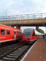 Links: RE3 von frankfurt nach Saarbrcken mit nur  einer Einheit 612, rechts eine morgendliche zustzliche RB Mainz-Bad Kreuznach, die den RE noch durchlassen musste, weil der Abstellbereich von Bad Kreuznach von hier aus gesehen links liegt.
15092012.