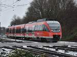 Schwanengesang auf die Triebwagen der Baureihe 644. Heute ist der letzte Fahrtag auf dem abschnitt Bedburg-Düsseldorf der RB 38. Hier kommt der Triebwagen 644 525 nach Köln Deutz/Messe am Bü Blumenstraße in Grevenbroich eingefahren.9.12.2017