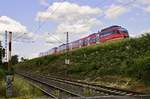 In Dortmund-Hoerde trennen sich die Hellweg-Bahn nach Unna/Soest und die Ardey-Bahn nach Schwerte. Am 06.06.2020 fahren 644 008 und ein weiterer 644 auf der nicht elektrifizierten KBS 433 in Richtung Dortmund Hauptbahnhof.