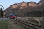 Im oberen Donautal ist 644 033 als RE 55 / 3229 auf der Fahrt von Donaueschingen nach Ulm.