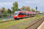 Ausfahrt des 644 527 aus Neuss Holzheim in Richtung Grevenbroich am Sonntagnachmittag auf seinem Weg nach Köln Deutz Messe als RB 38.