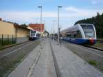 UBB nach Peenemnde (links) und UBB nach Zssow (rechts) begegnen sich am 21.7.2007 in Zinnowitz.