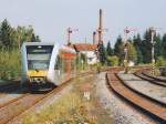 HLB 122 erreicht am 30.8.05 auf seiner Fahrt nach Gieen den Bahnhof Hungen.