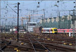 Kleiner Zug im großen Vorfeld -    Ein Lint 41-Dieseltriebzug der HLB im Vorfeld des Frankfurter Hauptbahnhofes.