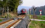 13.4.10...Auf ihrem kurvenreichen Weg durch das Sauerland fhrt die KBS 437 an so manchem kleinen Dorf vorbei - hier gesehen bei Garbeck..