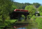 ...die RB 52 - (Ldenscheid - Dortmund) bei der berquerung der Volme - hier in Strcken/Sauerland am 2.6.10...