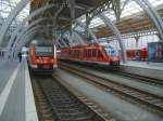 8.10.2011 Luebeck Hbf, 648-344 mit RE Luebeck Hbf - Kiel Hbf (links) und (rechts) 648-453 mit RB Luebeck Hbf - Neustadt(Holst).