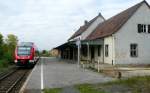 648 812 hlt am 5.10.11 als RB nach Neustadt/Aisch im Bahnhof Illesheim.