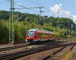 Dieseltriebwagen 648 204 / 704 (Alstom Coradia LINT 41) der DreiLnderBahn als RB 95 (Au/Sieg-Siegen-Dillenburg), fhrt am 22.09.2012 in den Bahnhof Betzdorf/Sieg ein.