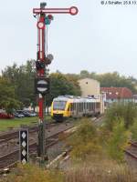 Frher endeten Zge aus Gieen in Grnberg auf Gleis 3, das Ausfahrsignale fr beide Richtungen besa. Sowohl Weichen als auch Signale rationalisierte die Deutsche Bahn AG aber um die Jahrtausendwende weg. Wendende Zge mssen seither (wie HLB-VT 281) im westlichen Weichenbereich von Gleis 1 auf 2 umsetzen. 