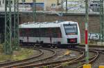 Nachschuß auf einen S7 Pendelzug nach Solingen Mitte der gerade den Hbf in Ohligs verlässt.