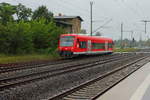 Ein RegioShuttle (650 117) des 3-Löwen-Taktes ist am 12.08.2017 im fremden Gebiet bei der Durchfahrt in Nassenheide zu sehen.