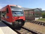 BR 650 325 Richtung Günzburg steht im Bahnhof Mindelheim