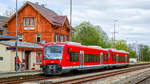 VT 650 120 mit einem weiteren Regio Shuttle als RB 64 nach Kirchheim (Teck) in Oberlenningen, 14.04.20.