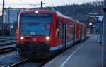 Plochingen, 18:17 Uhr, Gleis 59 : Regioshuttle 650 008-6 mit Anhang harrt der spten Fahrgste, die er parallel der  Tlesbahn  Richtung Tbingen und dann weiter nach Herrenberg bringen soll.