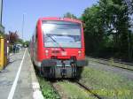 650 010-2 steht mit Schwestermaschine am 14.5.2008 in Oberlenningen abfahrtsbereit in Richtung Kirchheim bzw.