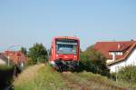 Etwa 2 Stunden nach der Sperrung der Teckbahn am 8.9.2009 konnte der Tbinger 650 021-9 bei der Durchfahrt des rtchens Owen abgelichtet werden.