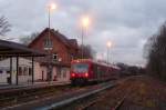 Vor wenigen Minuten sind diese beiden Schwestereinheiten der BR 650 in den Endbahnhof Oberlenningen eingefahren.