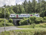 So kommt man seit 2006 vom Dorf zum Haltepunkt Rottershausen: Da die Bahnlinie in diesem Bereich auf einem Bahndamm liegt, war der Bau des Bahnsteigs recht aufwändig.