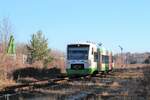 VT 309 der Erfurter Bahn (EB) am 12.2.2022 am oberen Bahnhof in Pößneck auf dem Weg nach Saalfeld/Saale.