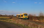 OS von Hof über Selb - Cheb nach Marktredwitz am 06.04.2023 mit VT 650 59. Bei Vojtanov Obec wurde der Triebwagen in der Abendsonne aufgenommen. 