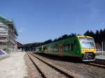 VT15  Viechtach , sowie VT23  Gotteszell  warten im Bahnhof Bayerisch-Eisenstein, welcher dzt.